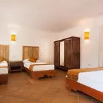 Hotel 100% Fun