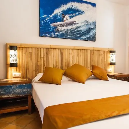 Отель 100% Fun 2*