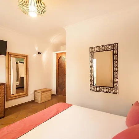 100% Fun Hotel