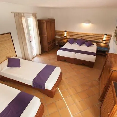 Hotel 100% Fun 2*