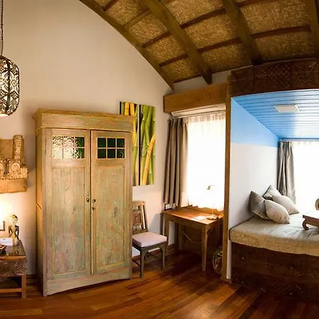 Отель 100% Fun 2*