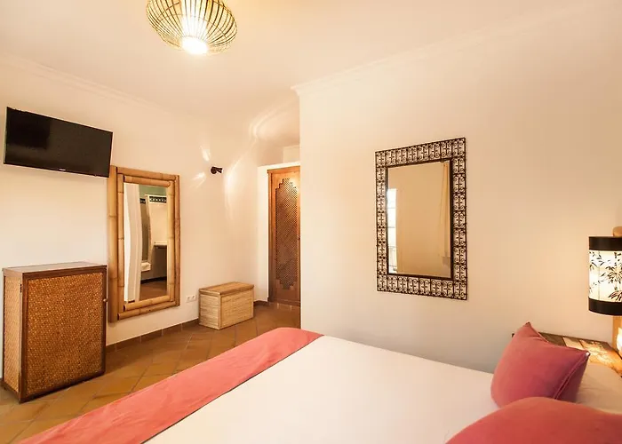 100% Fun Hotel